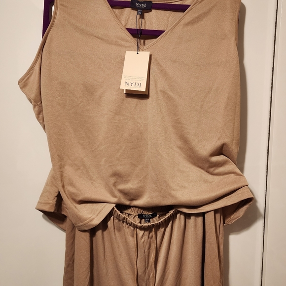 Lounge short set - Picture 2 of 2